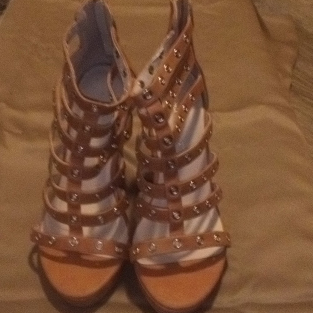 Wedge heels